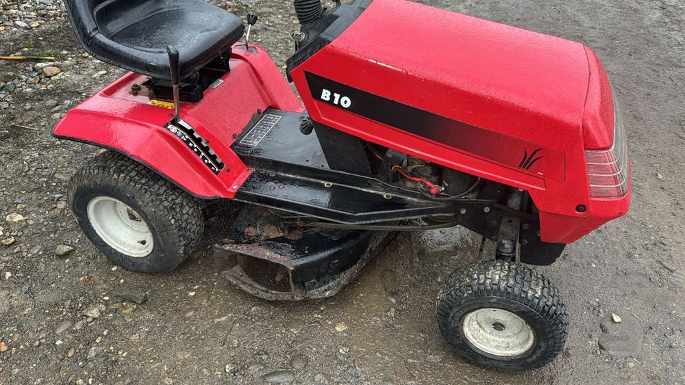 Tractoras pentru gazon