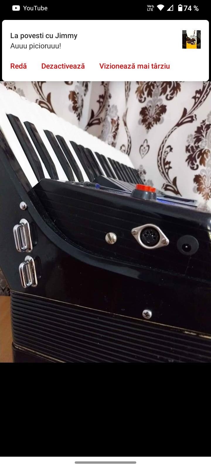 Vând acordeon cu midi