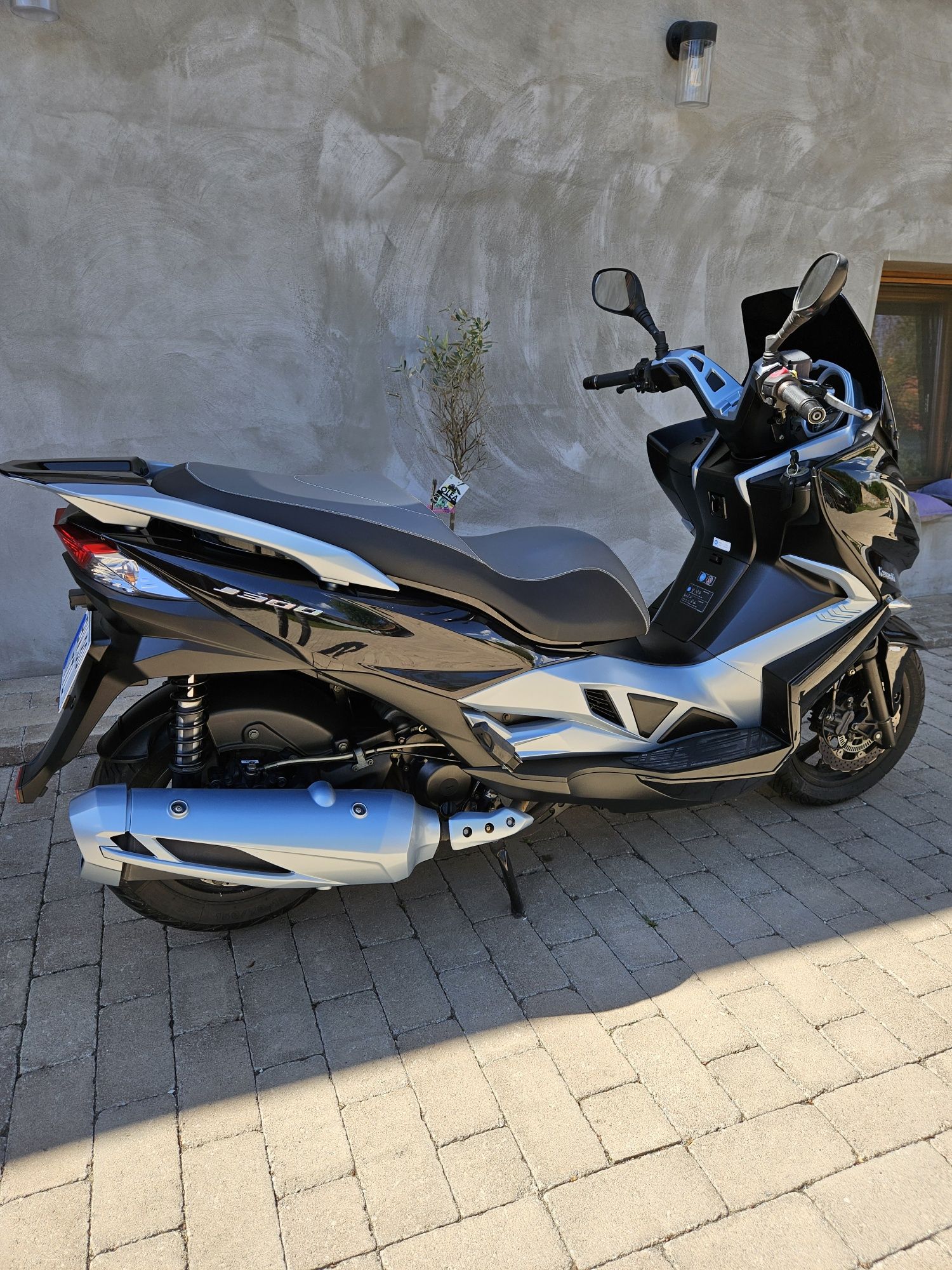 Kawasaki j300 impecabil 2015