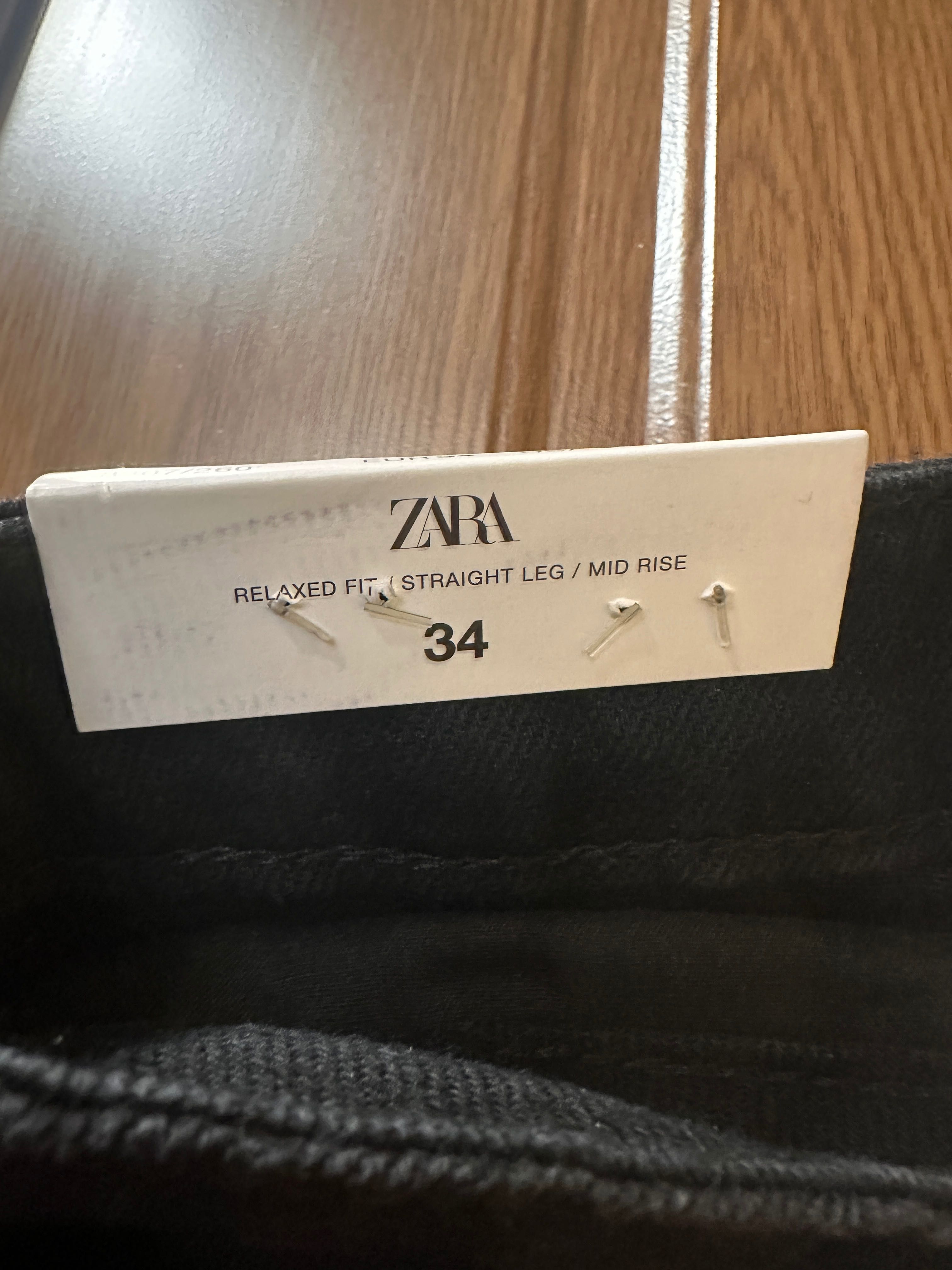 Черни дънки на Zara