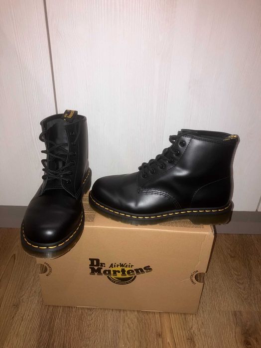 Обувки Dr. Martens