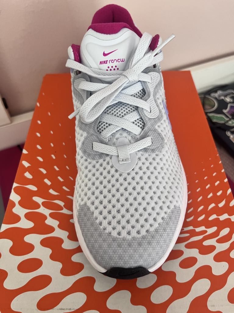 Обувки Nike renew run 2