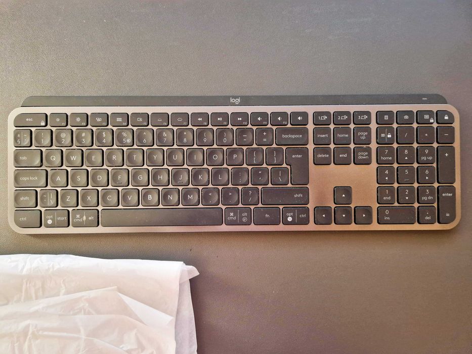 Logitech MX Keys за Windows и MAC безжична клавиатура с подсветка