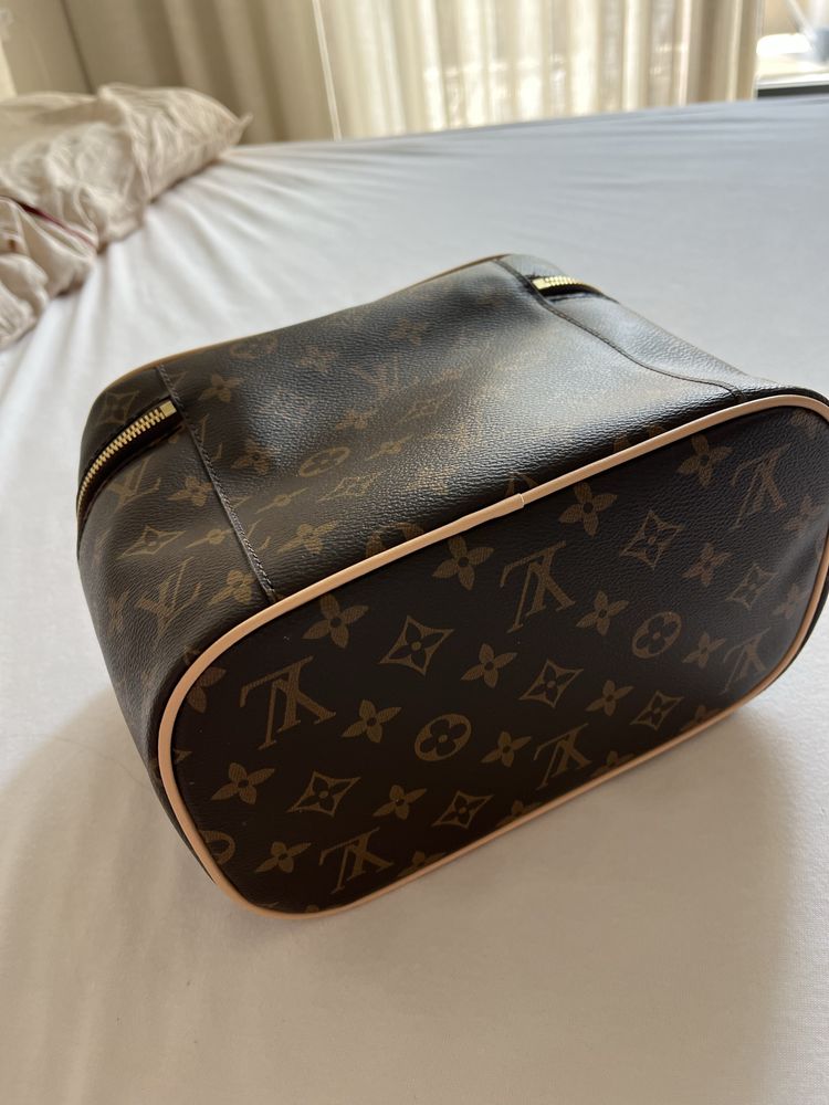НАМАЛЕНИЕ! Louis vuitton чанта за грим
