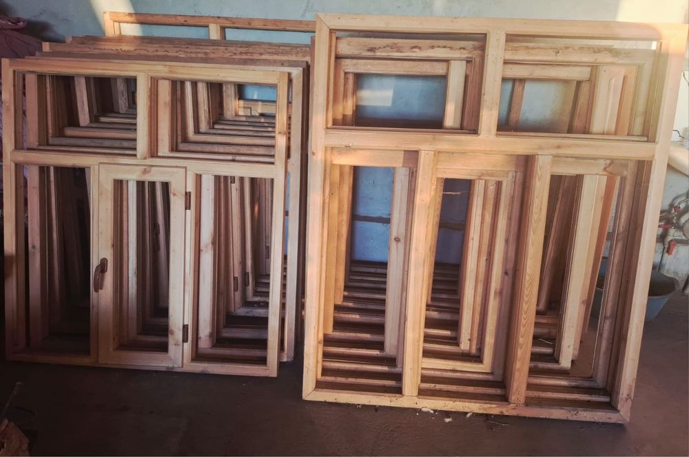 Продам деревяное окно под пластик