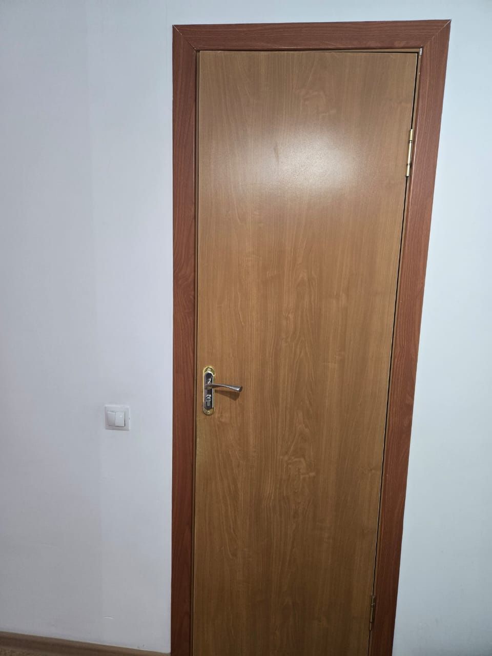 Продам ванну и двери