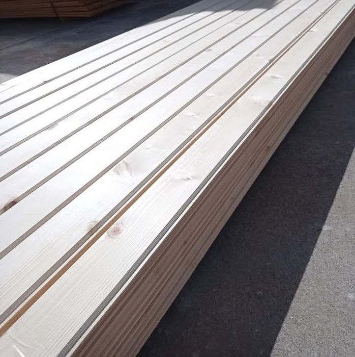 Lambriu din lemn de molid