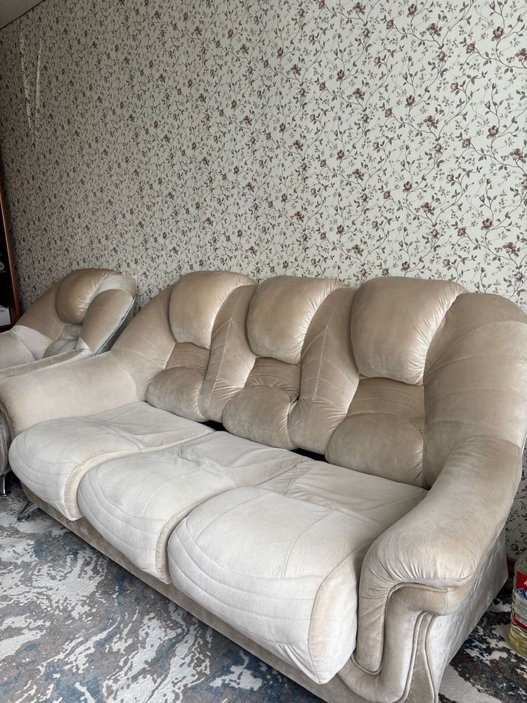 Продам диван и 2 кресла