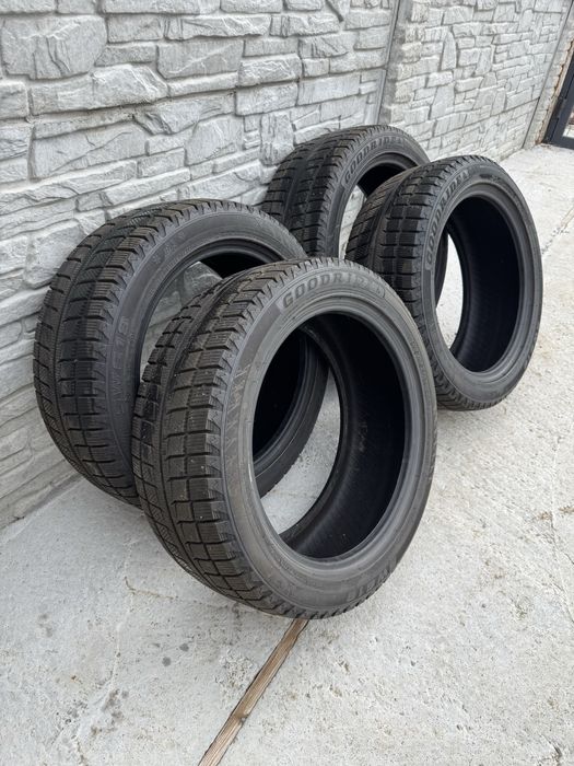 Комплект 4 бр. зимни гуми 245/45R18 за 350 лв, в ОТЛИЧНО състояние