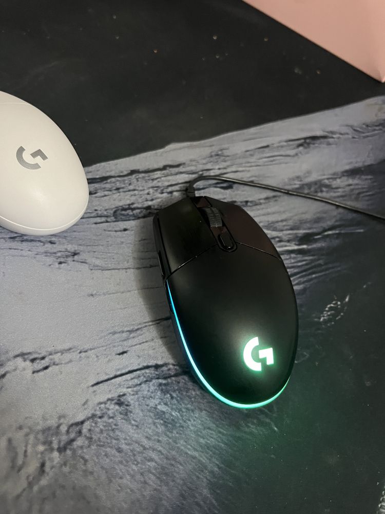 Продам мышку оригинал logitech g102