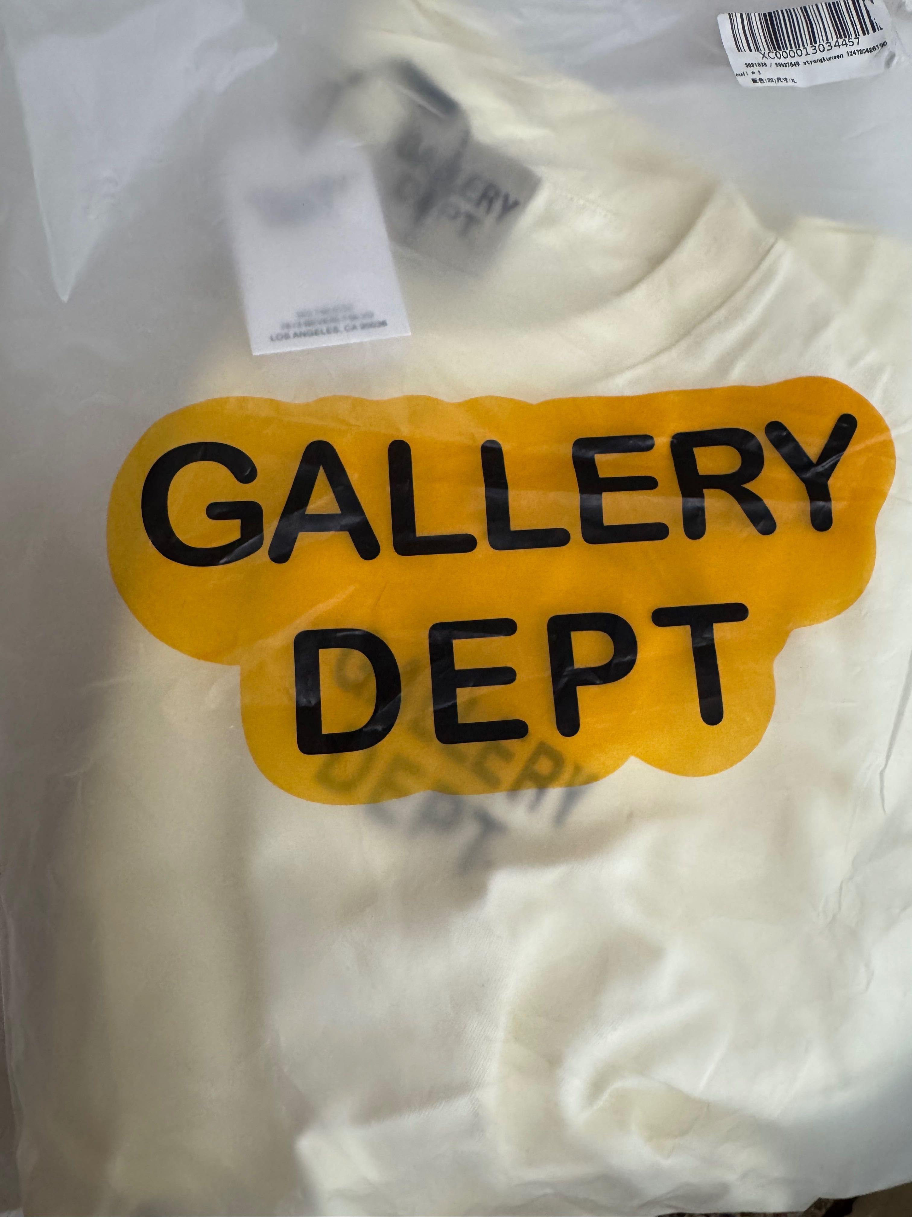 Tricou Gallery Dept