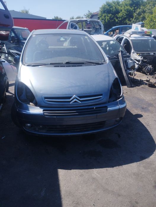 Dezmembrez Citroen xsara Picasso 1.6 benzina