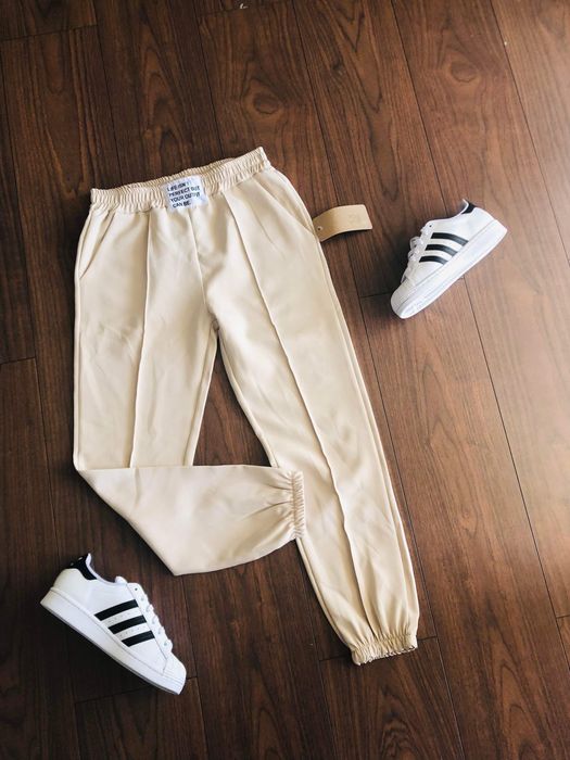 Pantaloni Sport, model actual