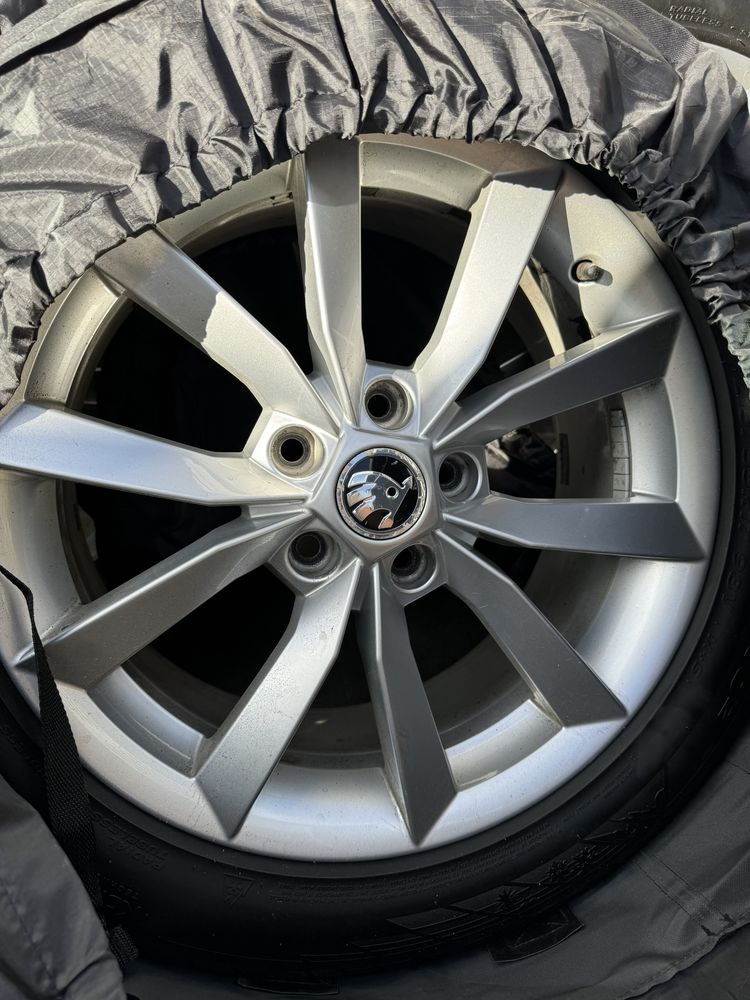 Jante Aliaj 17 inch + anvelope iarna Hankook