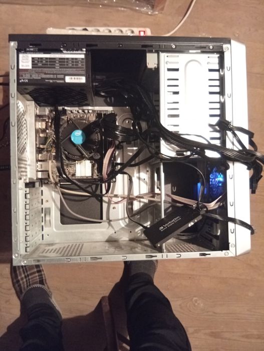 Продавам офис компютър  i3 6100 lga1151