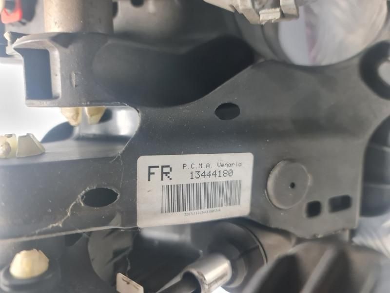 Pod pedalier Opel Adam Rocks