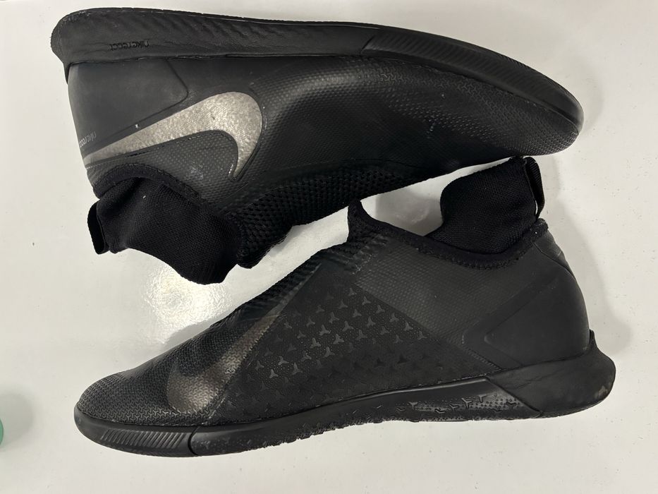 Ghete de fotbal Nike Phantom