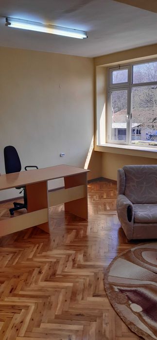 Офиси под наем Ямбол