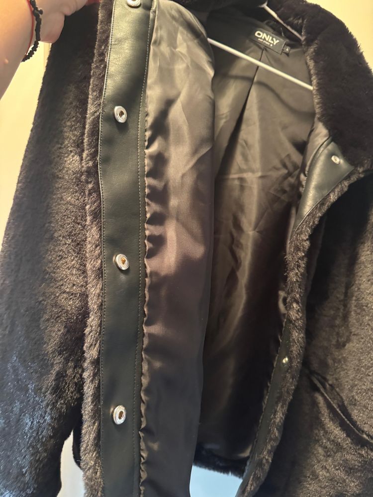 Haina Only, blana artificiala, neagra, marimea L