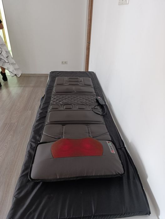 Vând saltea de masaj