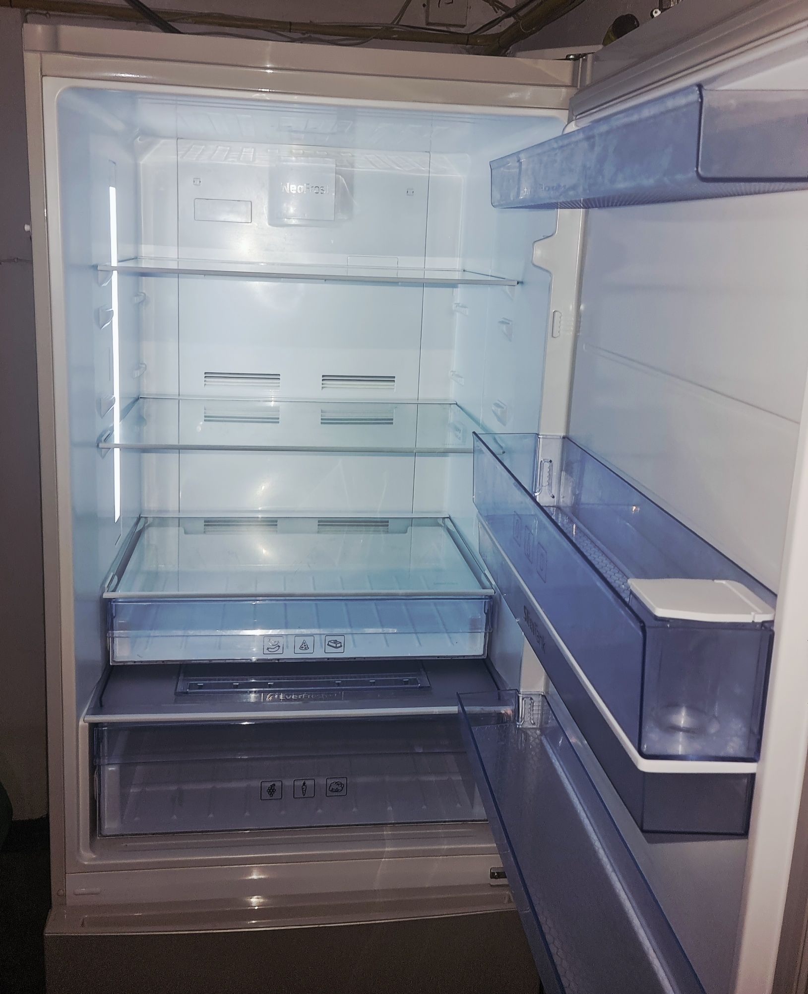 Combina Beko cu Dozator