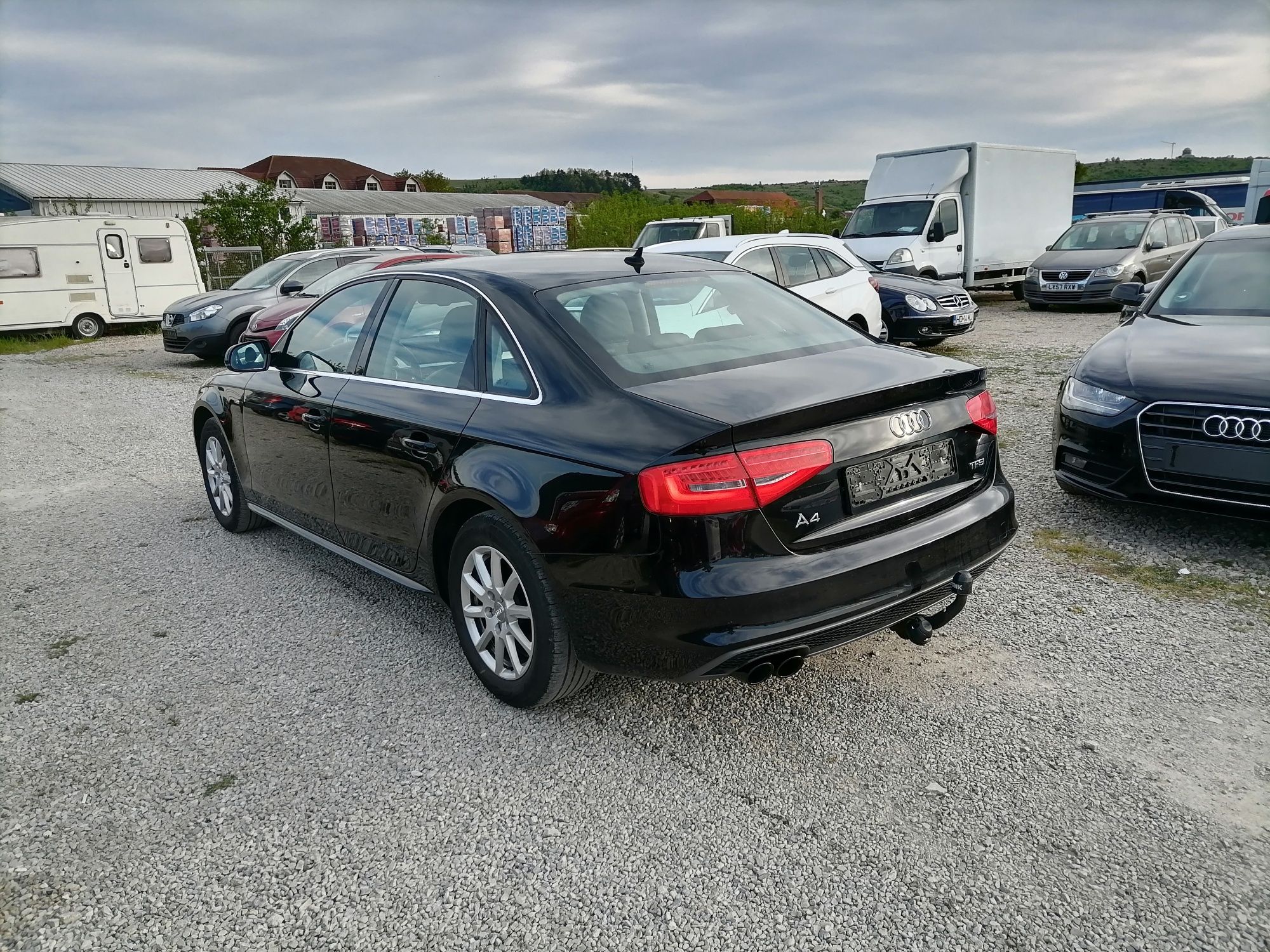 Audi A4 1,8tfsi S line benzina berlina dotari  an 2015