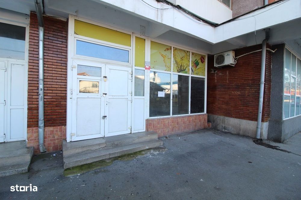 Vând spațiu comercial în Hunedoara, zona M5-Maritan/Bloc 38
