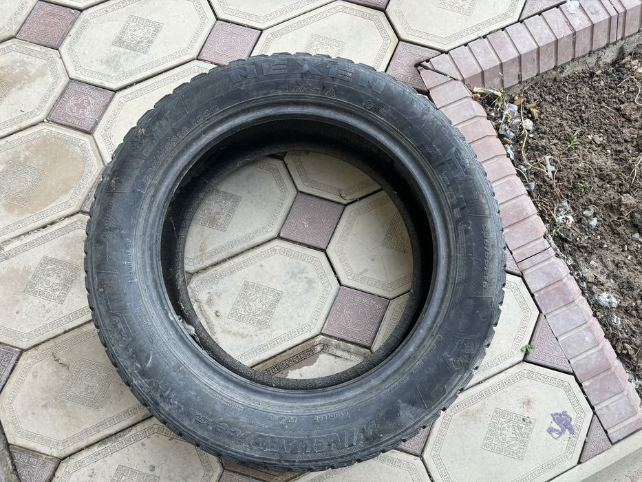 Зимняя шина NEXEN WINGURD ice. 235/55/18 Состояние хорошая