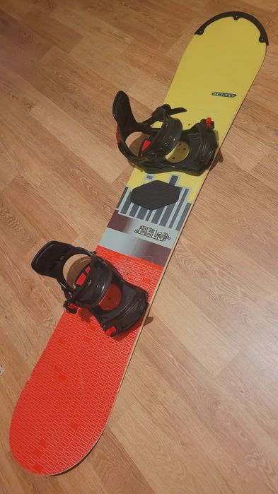 Placa snowboard BURTON 152 + legaturi STUF