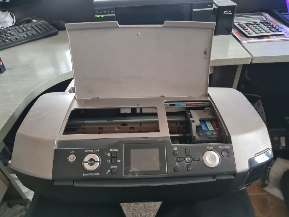 Продам принтер Epson струйный