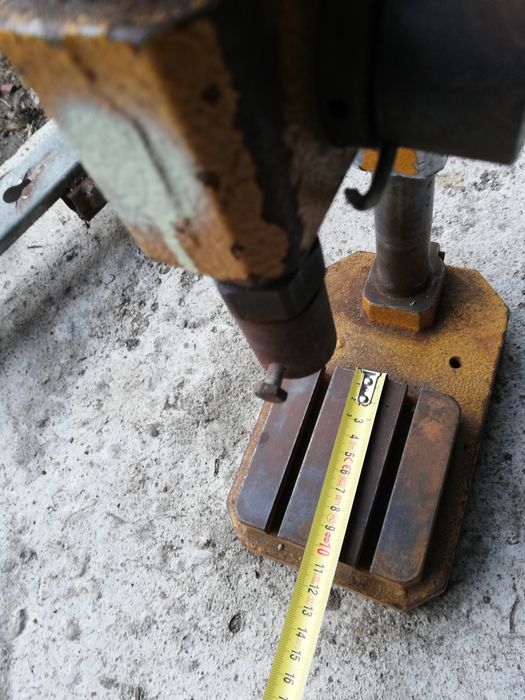 Presa mecanica manuala