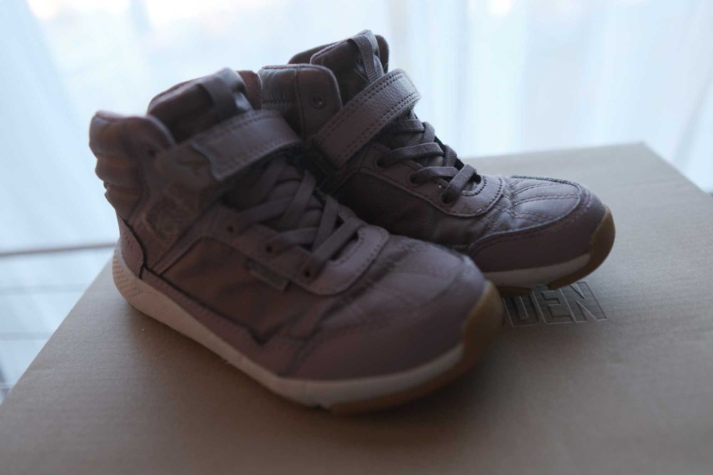 Nike Air и непромокаеми Боти за момичета