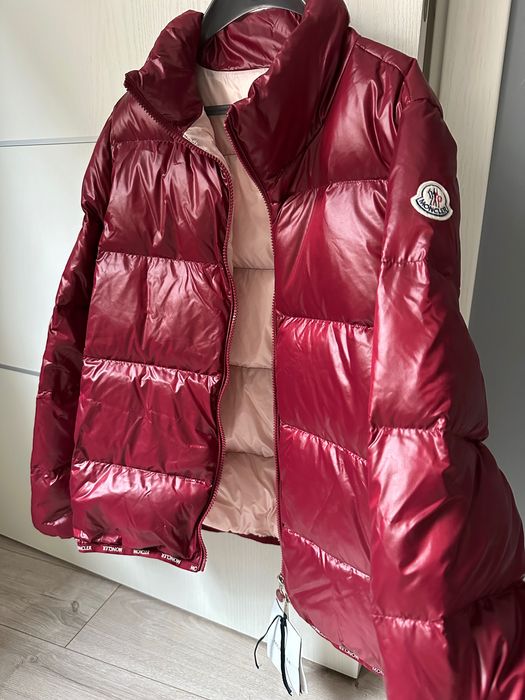 Ново яке Moncler