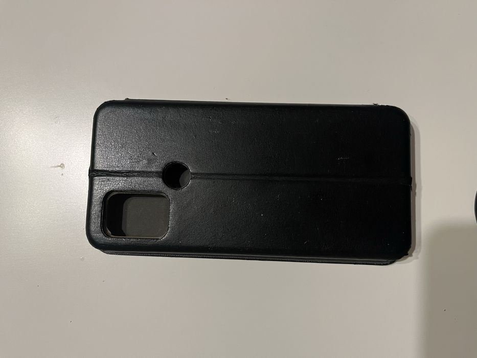 Motorola E 40 + протектор + калъф