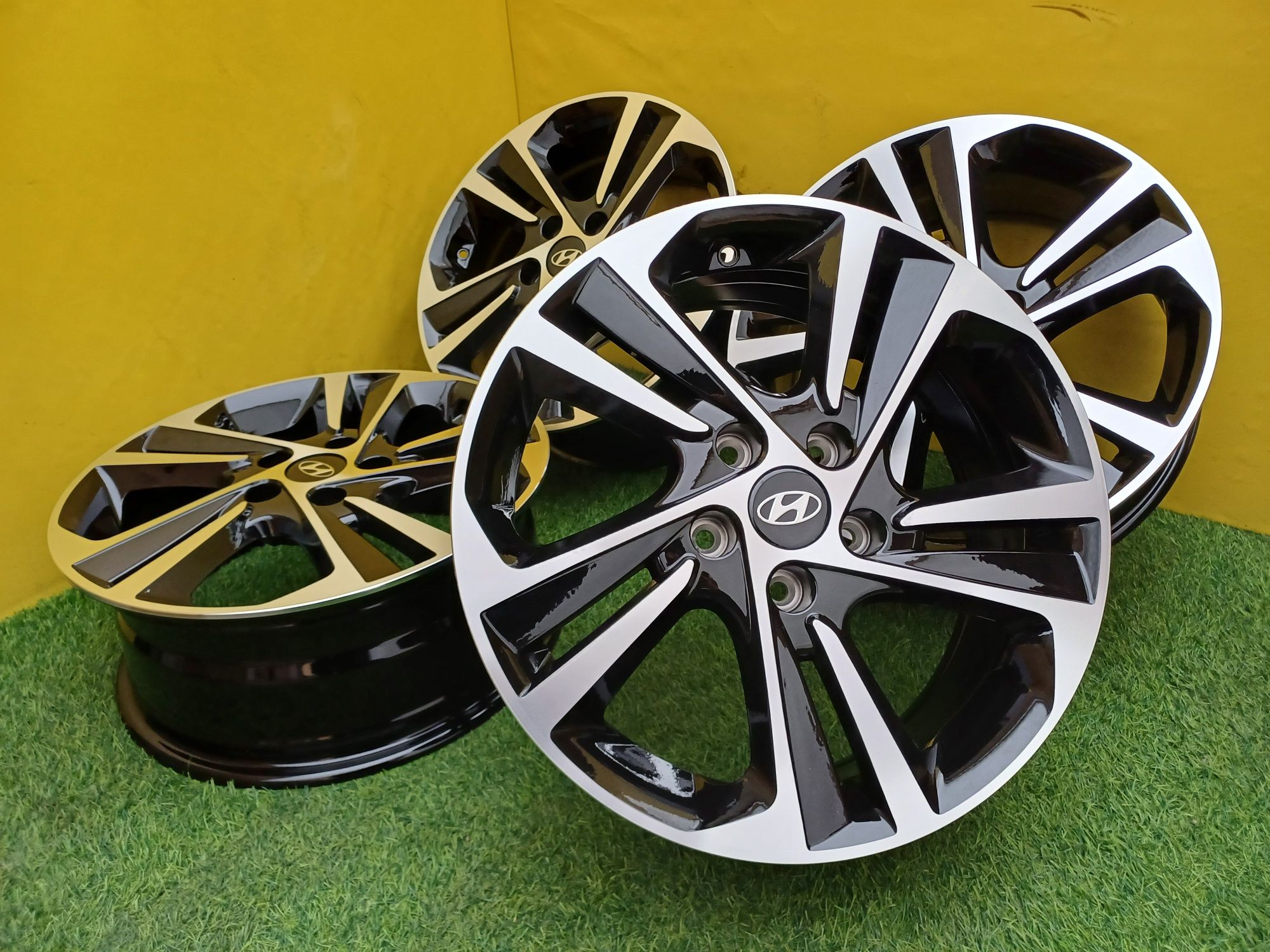 Диски R17 5x114,3 на Hyundai и другие.