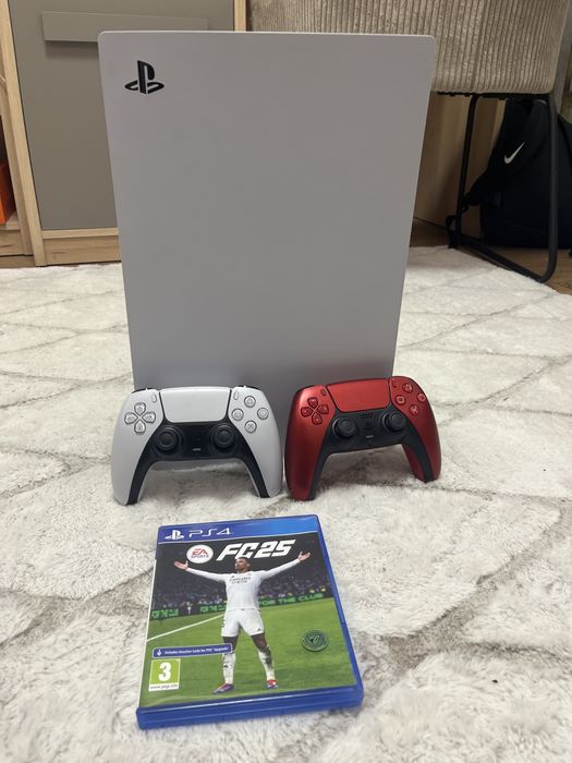 Продавам  playstation 5  с два джойстика + 4 игри