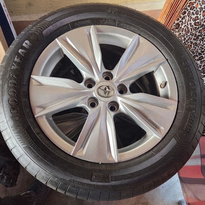 Set 4 roți complete Toyota CHR/Corolla/Prius/Lexus UX250h– jante origi