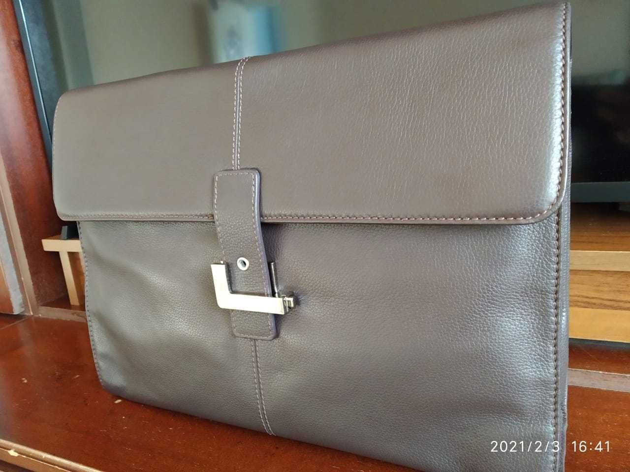 Кожаный портфель  Lancel