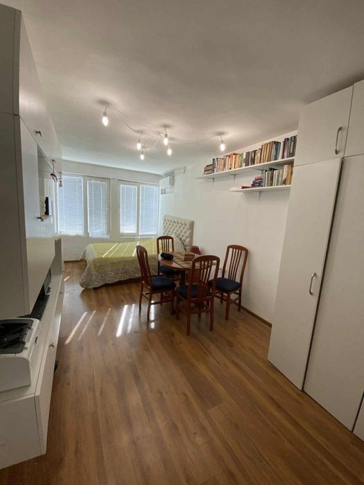 Дава се под наем Едностаен апартамент в София, Център - 35 кв.м за 536 € - Снимка #1