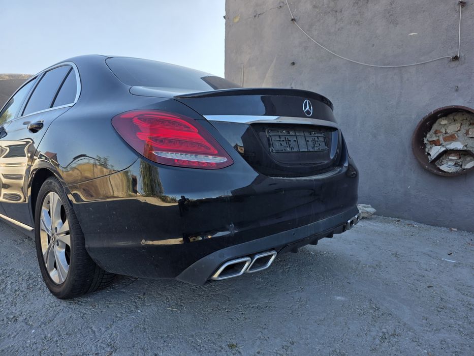 Mercedes C-class 2018 Putin Avariat. 73500km. Pachet AMG 1 proprietar.