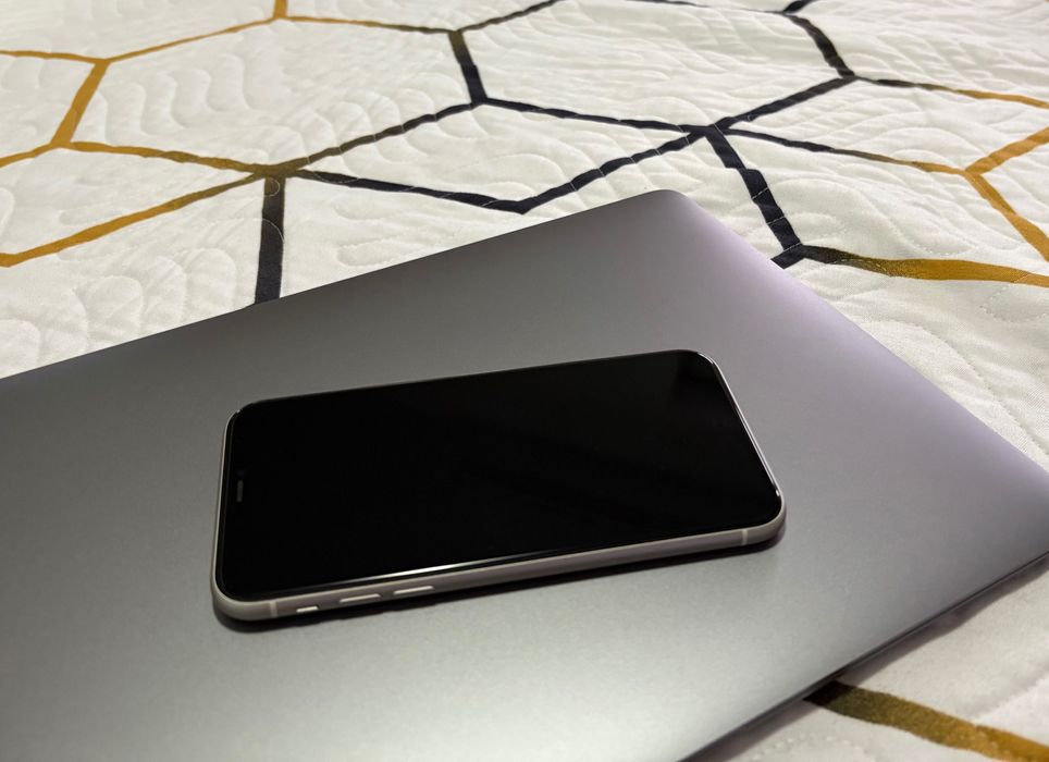 Iphone 11, White, 64 GB, stare perfectă, cutie originală, cablu + husă