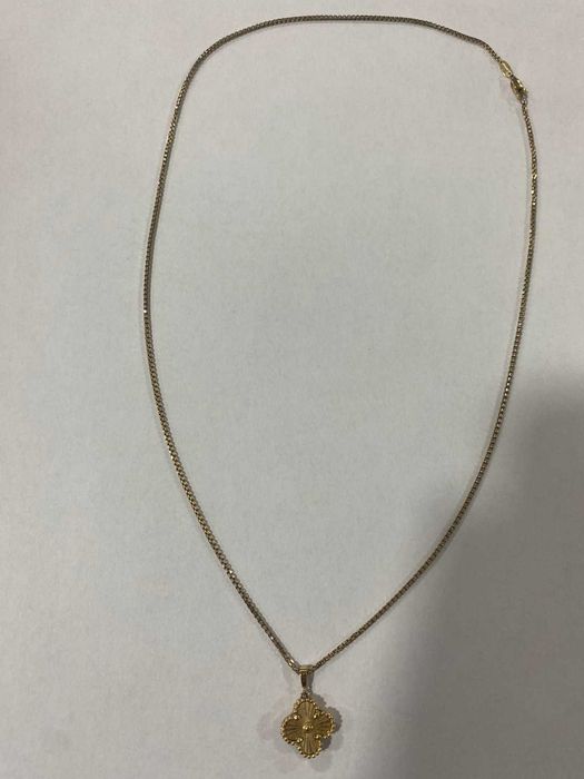 Златно колие 14 карата с висулка