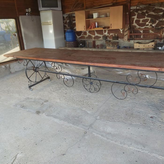 Masa de 4 metri de vanzare