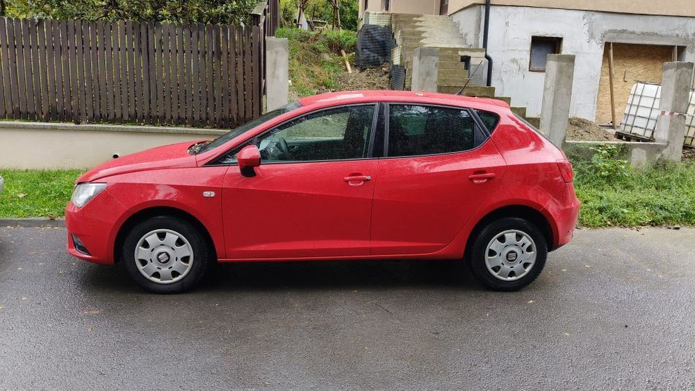 Seat Ibiza 1,2benzina carte service.