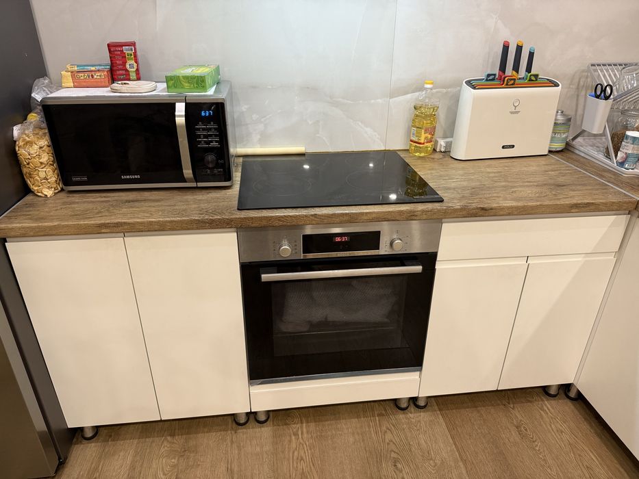 Продам кухню встроенную