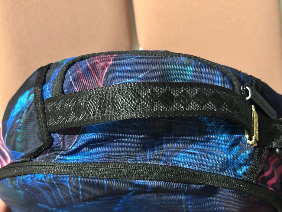 Ghiozdan Sprayground nou