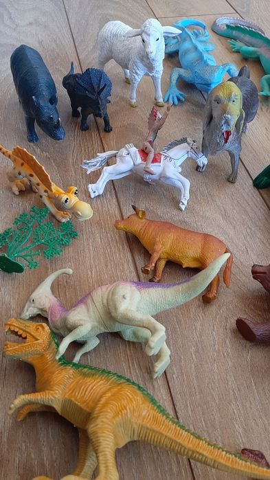 Микс гумени и пластмасови животни