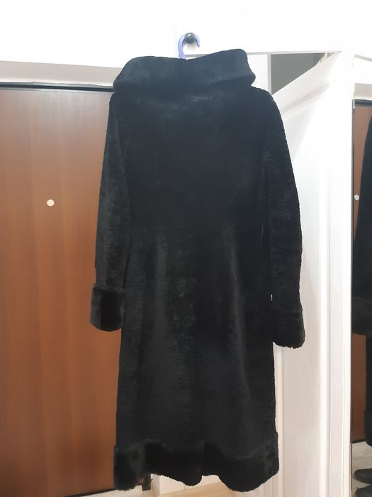 Мутоновая шуба. Цена 20.000тенге. Размер 42-44.