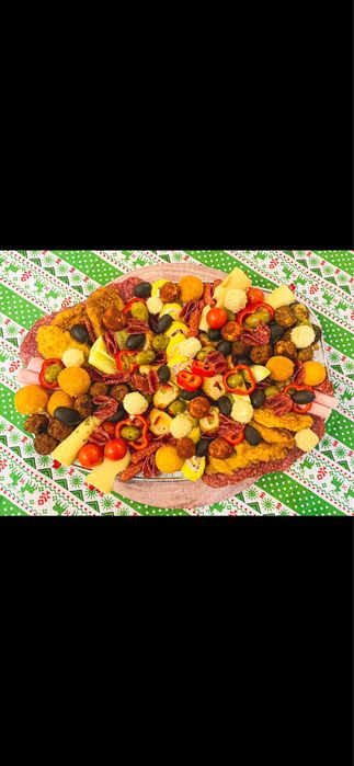 Platouri aperitive de Craciun- bogate, festive, facute in casa