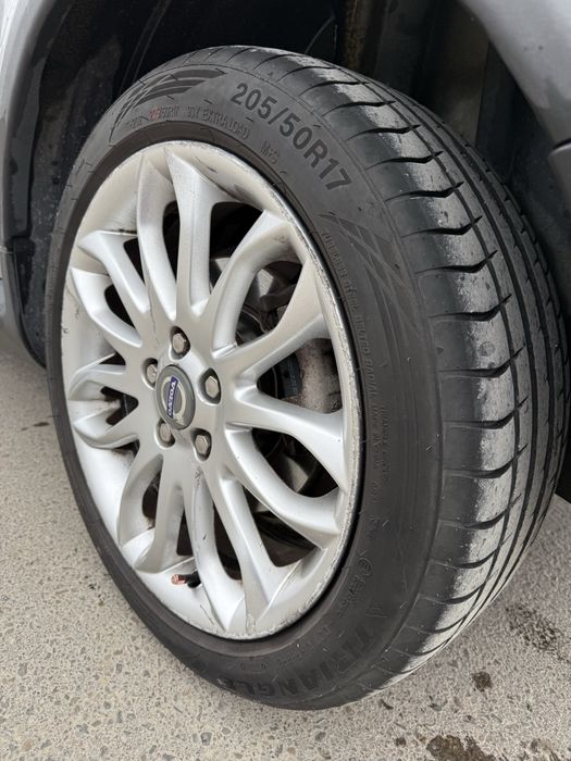 Volvo C30 2.0 6 Скорости 2008г 5л/100км Климатроник Всичко платено